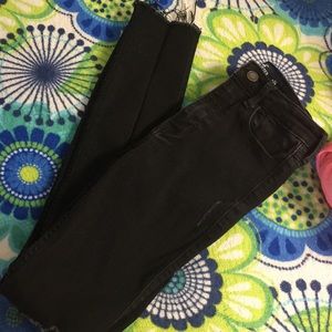 black ripped hollister jeans